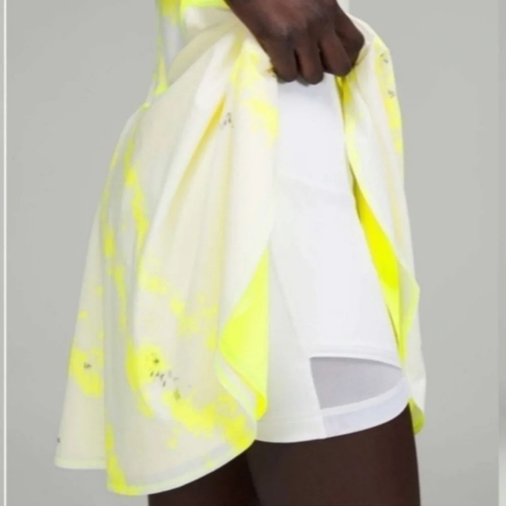 ❤️ SOLD Lululemon Court Crush Dress - Cross Court Wash Electric Lemon Size 8 - Picture 4 of 9